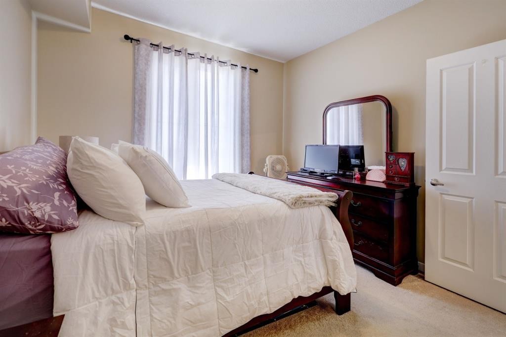 1413-1140 Taradale Drive Ne, Calgary, AB - Indoor Photo Showing Bedroom