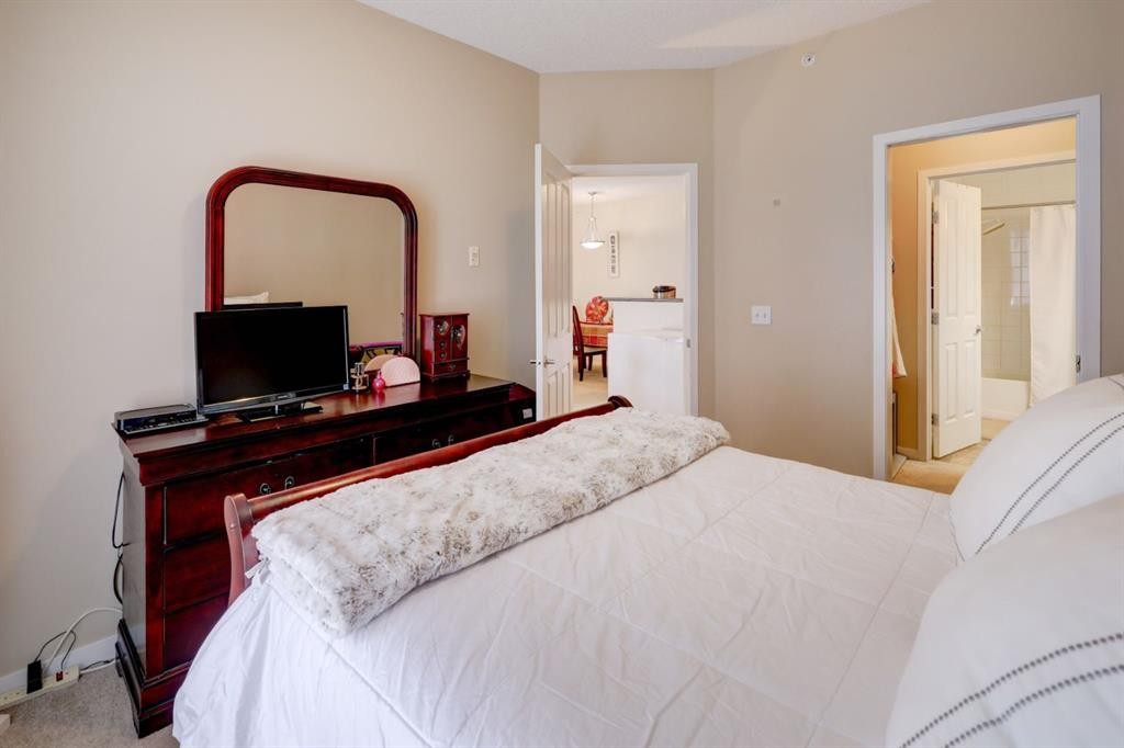 1413-1140 Taradale Drive Ne, Calgary, AB - Indoor Photo Showing Bedroom