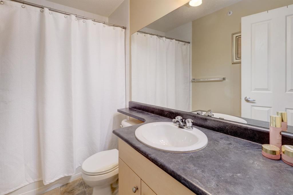 1413-1140 Taradale Drive Ne, Calgary, AB - Indoor Photo Showing Bathroom