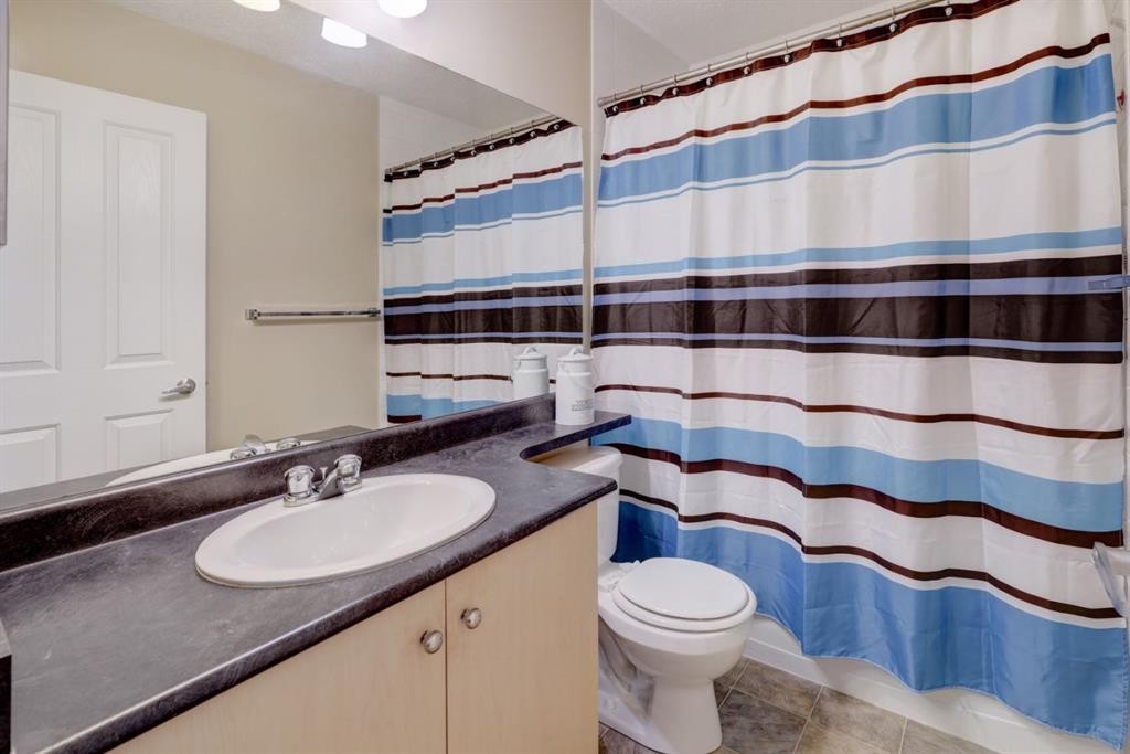1413-1140 Taradale Drive Ne, Calgary, AB - Indoor Photo Showing Bathroom