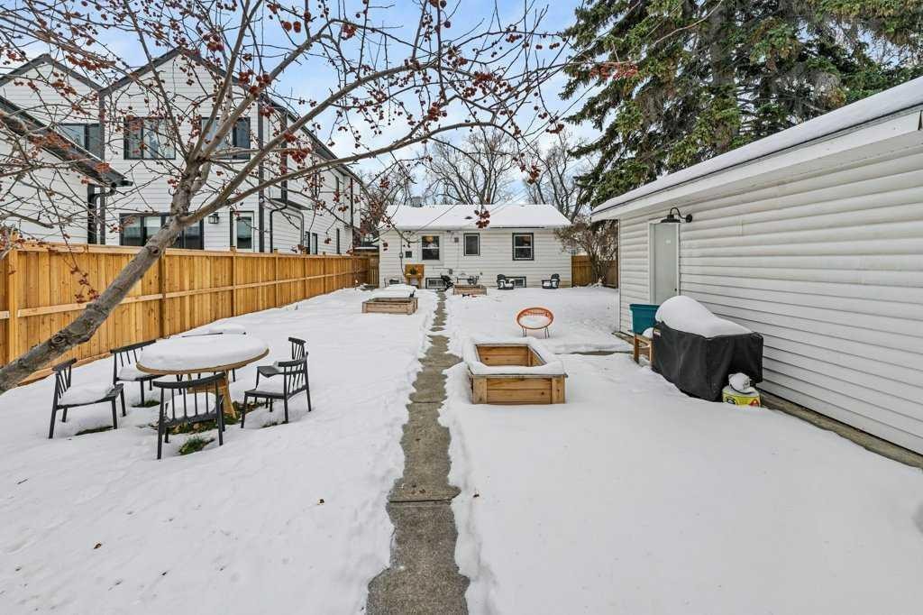 2536 4 Avenue Nw, Calgary, AB - Outdoor
