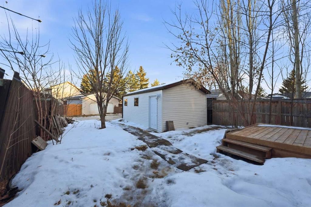 16280 5 Street Sw, Calgary, AB - Outdoor