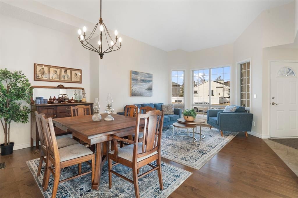 209 Hawkstone Drive Nw, Calgary, AB - Indoor Photo Showing Dining Room