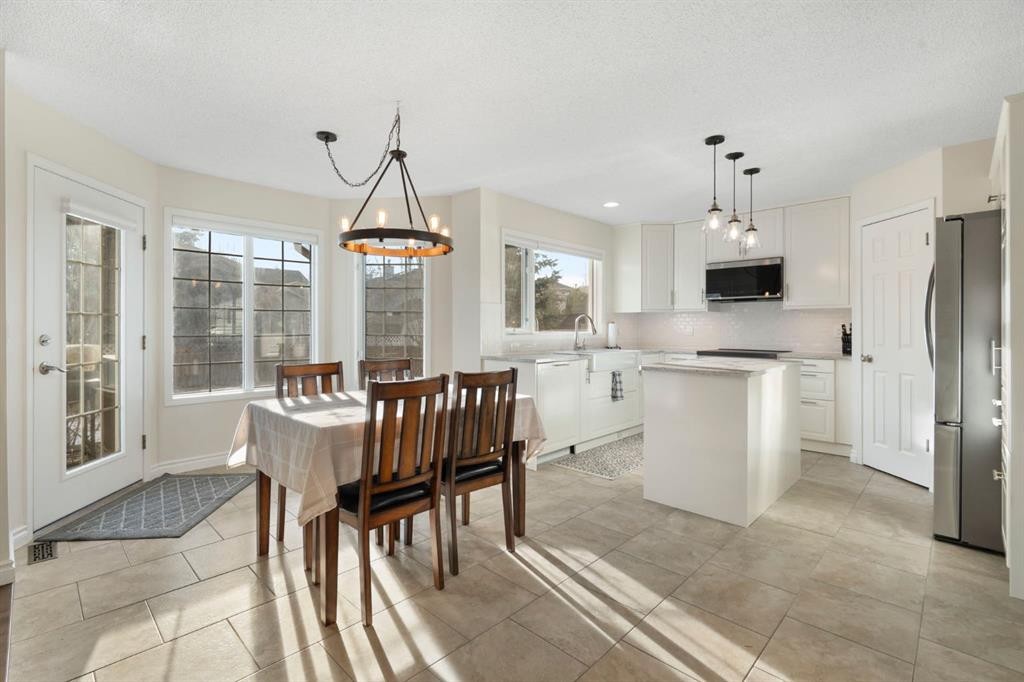 209 Hawkstone Drive Nw, Calgary, AB - Indoor