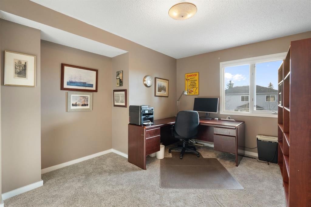 209 Hawkstone Drive Nw, Calgary, AB - Indoor Photo Showing Office