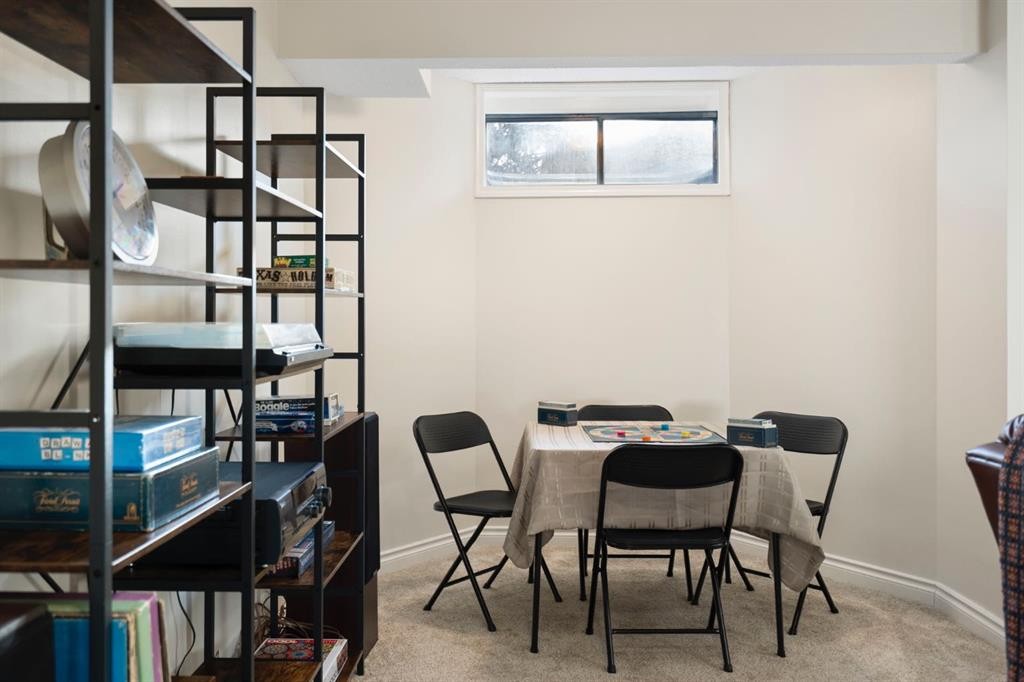 209 Hawkstone Drive Nw, Calgary, AB - Indoor Photo Showing Dining Room