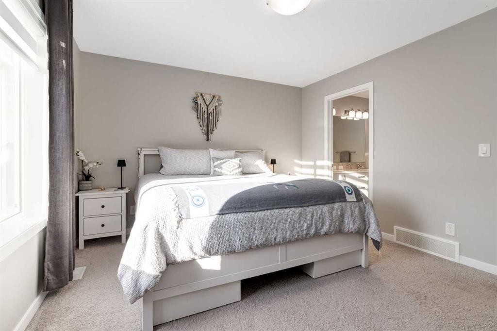 577 Masters Road Se, Calgary, AB - Indoor Photo Showing Bedroom