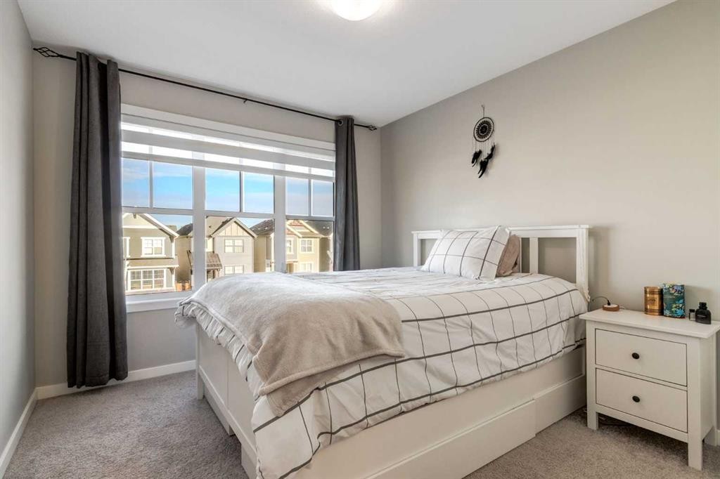 577 Masters Road Se, Calgary, AB - Indoor Photo Showing Bedroom