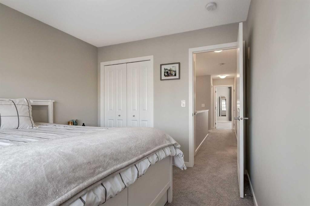 577 Masters Road Se, Calgary, AB - Indoor Photo Showing Bedroom