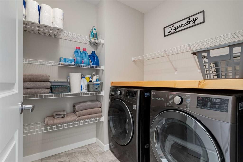 577 Masters Road Se, Calgary, AB - Indoor Photo Showing Laundry Room