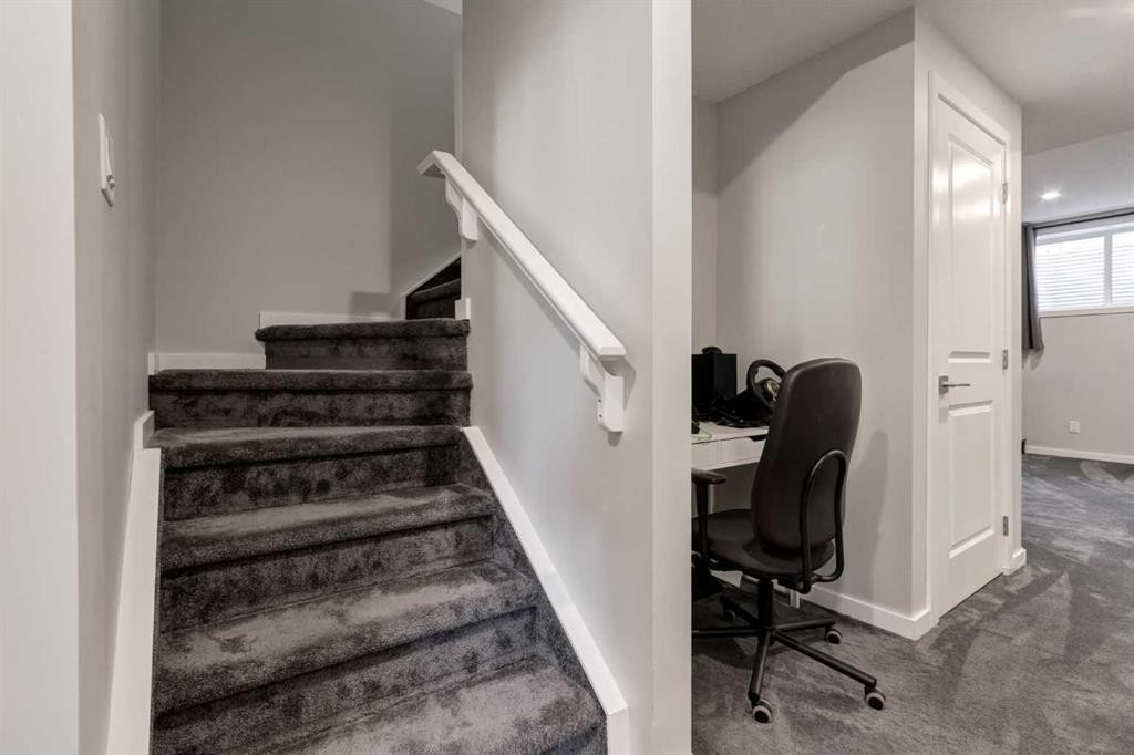 577 Masters Road Se, Calgary, AB - Indoor Photo Showing Other Room