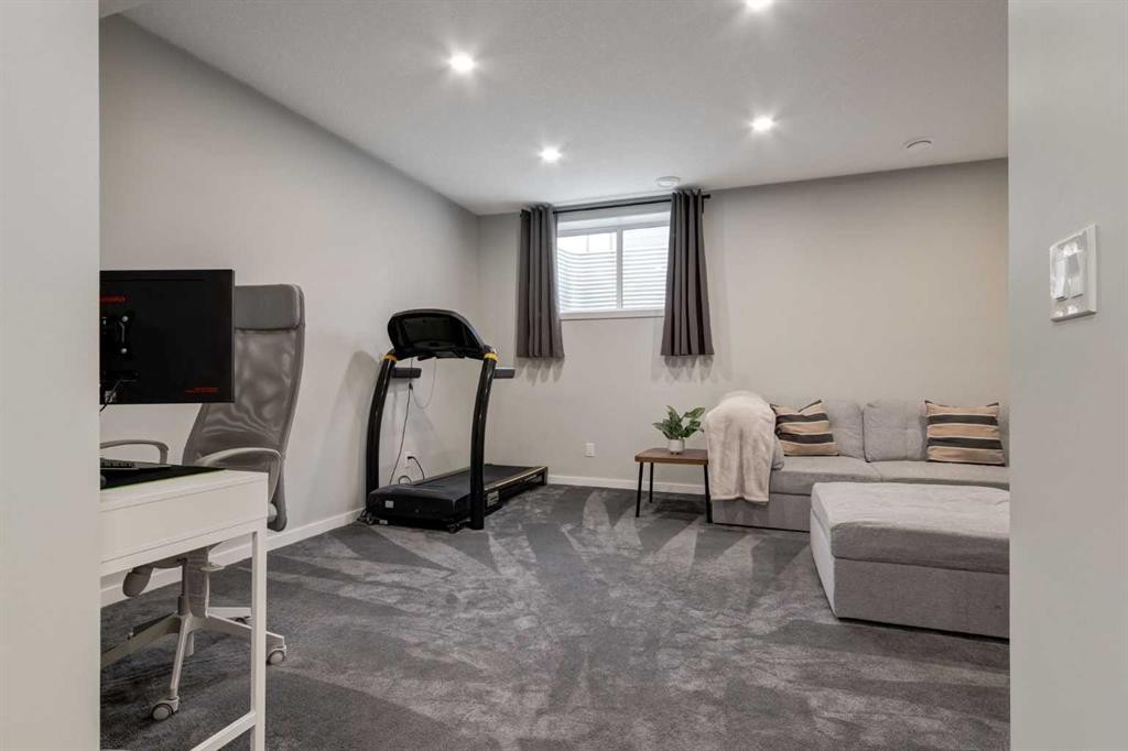 577 Masters Road Se, Calgary, AB - Indoor