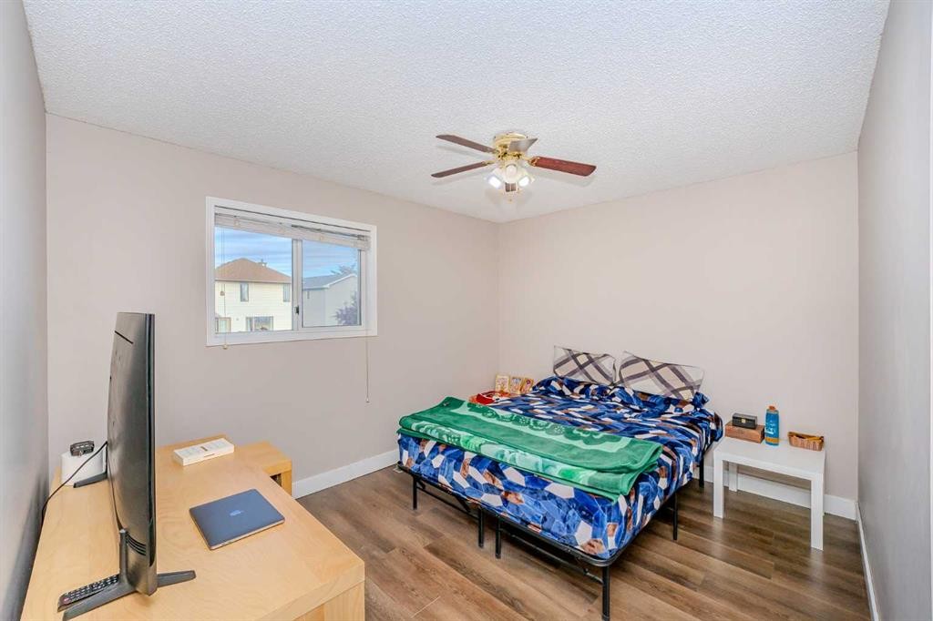 4 Del Ray Crescent Ne, Calgary, AB - Indoor Photo Showing Bedroom