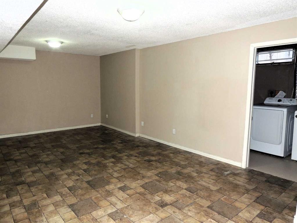 2713 Canmore Road Nw, Calgary, AB - Indoor