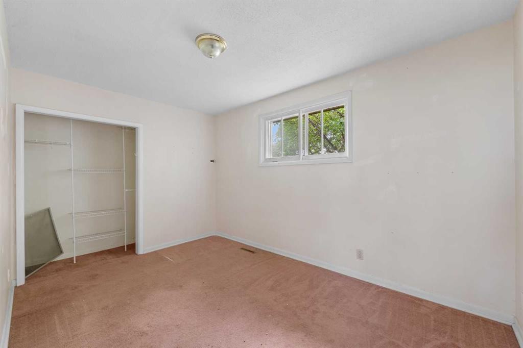 6316 Bowwood Drive Nw, Calgary, AB - Indoor Photo Showing Other Room