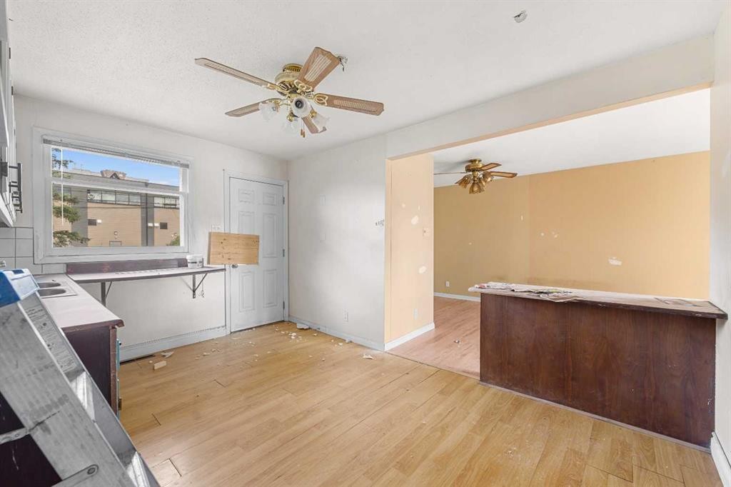 6316 Bowwood Drive Nw, Calgary, AB - Indoor