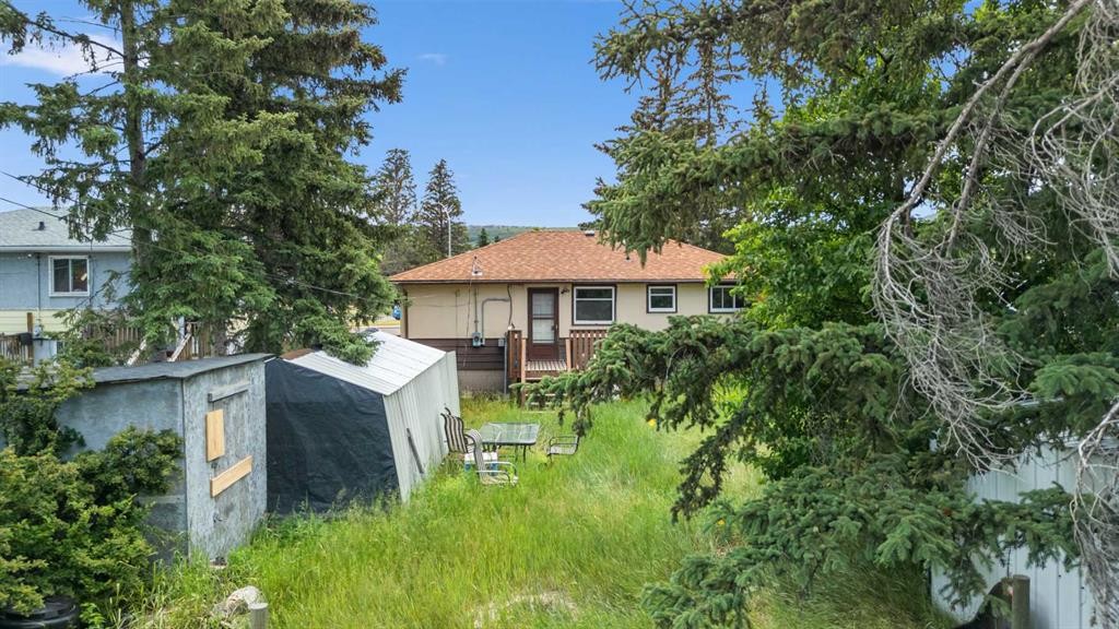 6316 Bowwood Drive Nw, Calgary, AB - Outdoor