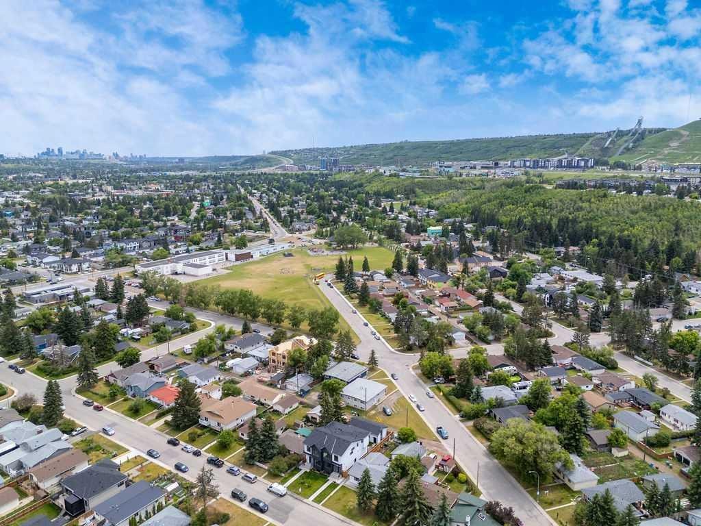 6316 Bowwood Drive Nw, Calgary, AB - Outdoor With View