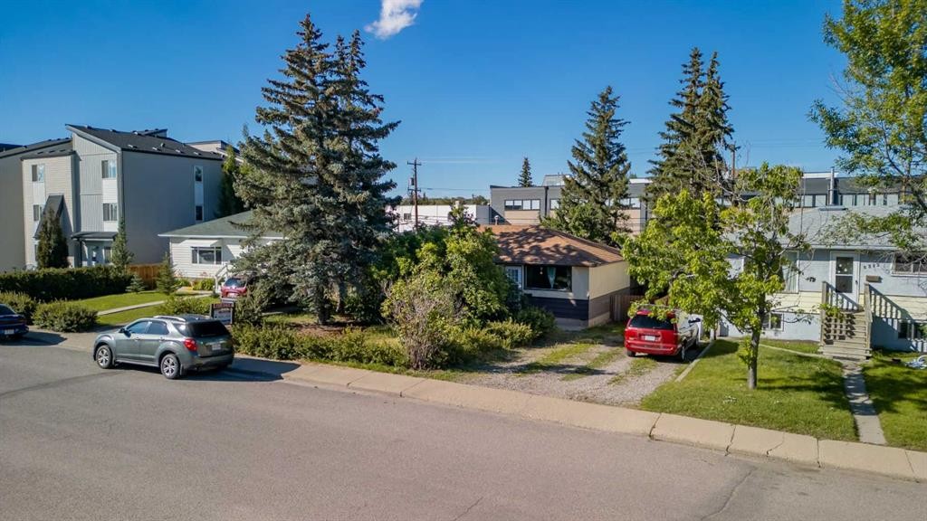 6316 Bowwood Drive Nw, Calgary, AB - Outdoor