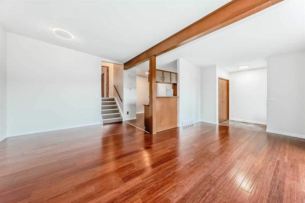 6527 58 Street Nw, Calgary, AB - Indoor Photo Showing Other Room