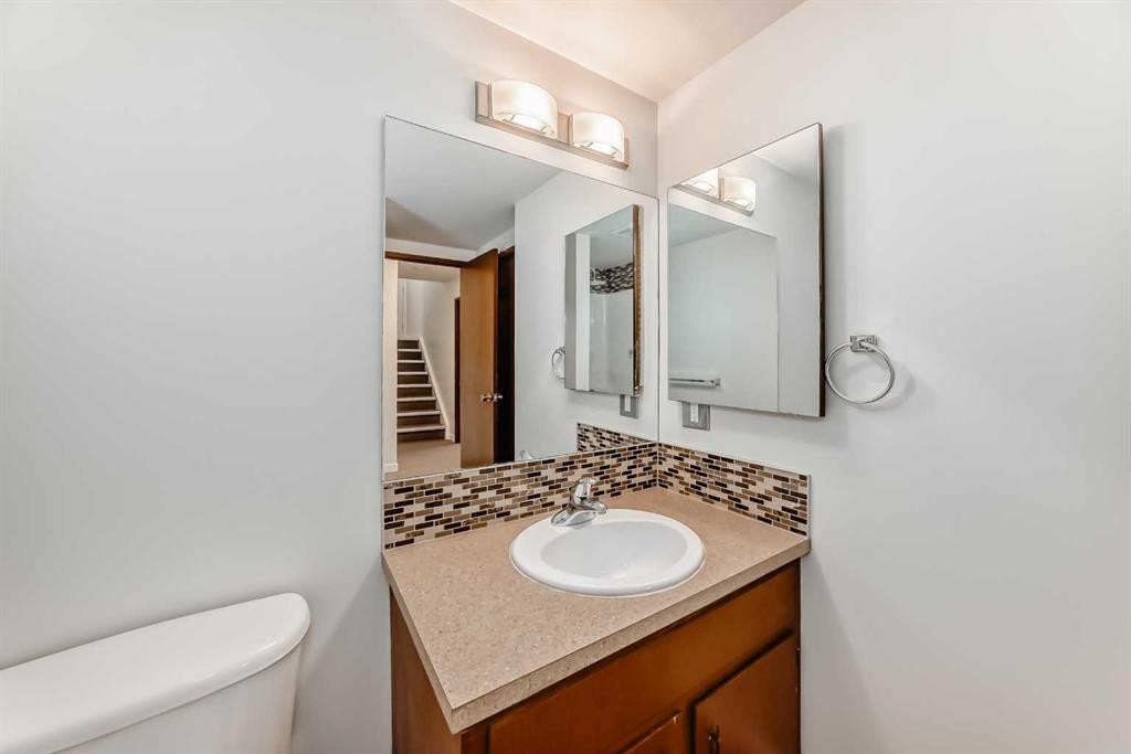 6527 58 Street Nw, Calgary, AB - Indoor Photo Showing Bathroom