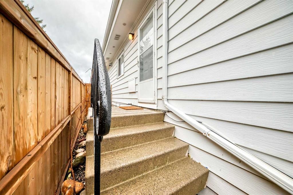 6527 58 Street Nw, Calgary, AB - Outdoor