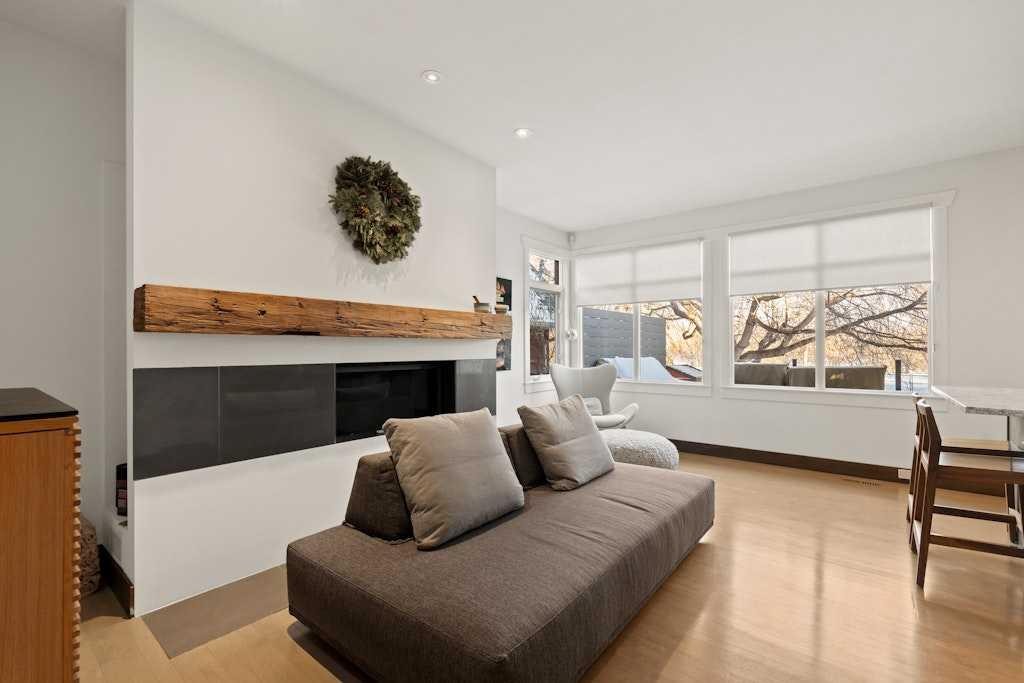 924 8 Avenue Se, Calgary, AB - Indoor With Fireplace