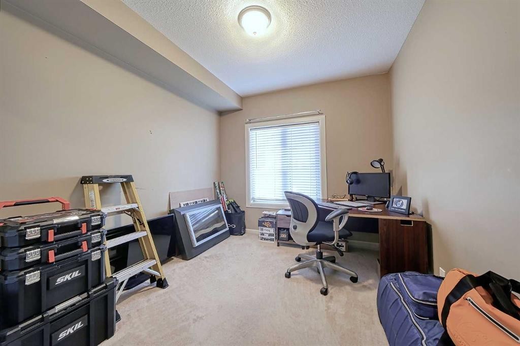 242-52 Cranfield Link Se, Calgary, AB - Indoor Photo Showing Office