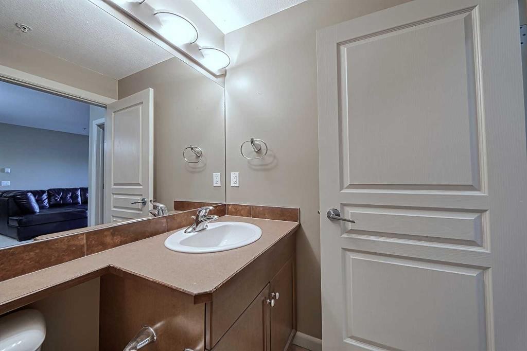 242-52 Cranfield Link Se, Calgary, AB - Indoor Photo Showing Bathroom