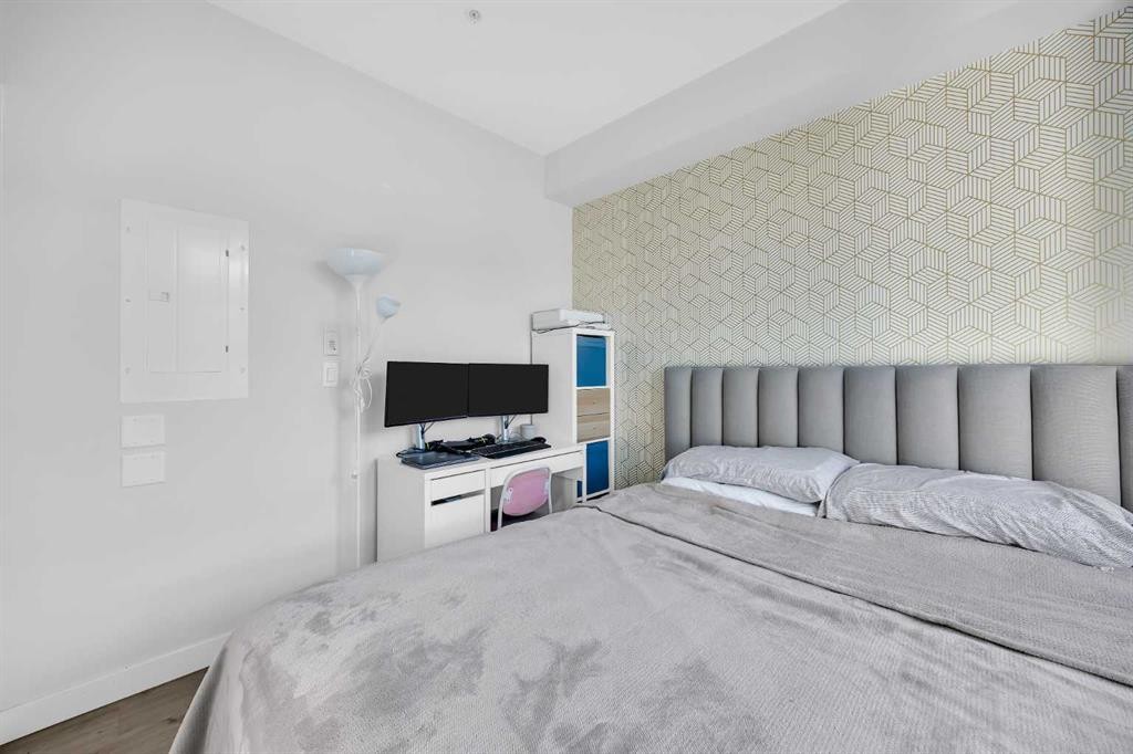 305-35 Walgrove Walk Se, Calgary, AB - Indoor Photo Showing Bedroom