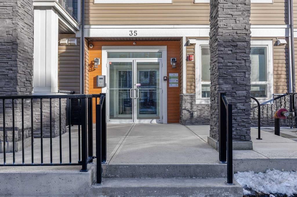 305-35 Walgrove Walk Se, Calgary, AB - Outdoor