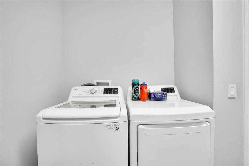 74 Cranleigh Green Se, Calgary, AB - Indoor Photo Showing Laundry Room