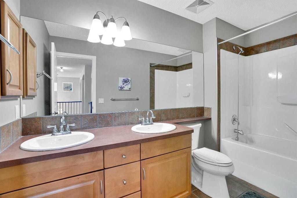 74 Cranleigh Green Se, Calgary, AB - Indoor Photo Showing Bathroom