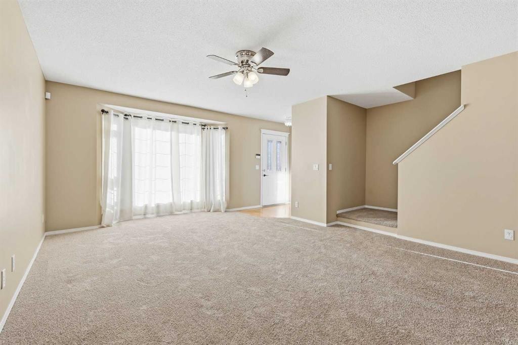 160 Taradale Drive Ne, Calgary, AB - Indoor Photo Showing Other Room