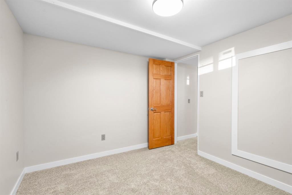 17 Gibson Road, Benchlands, AB - Indoor Photo Showing Other Room