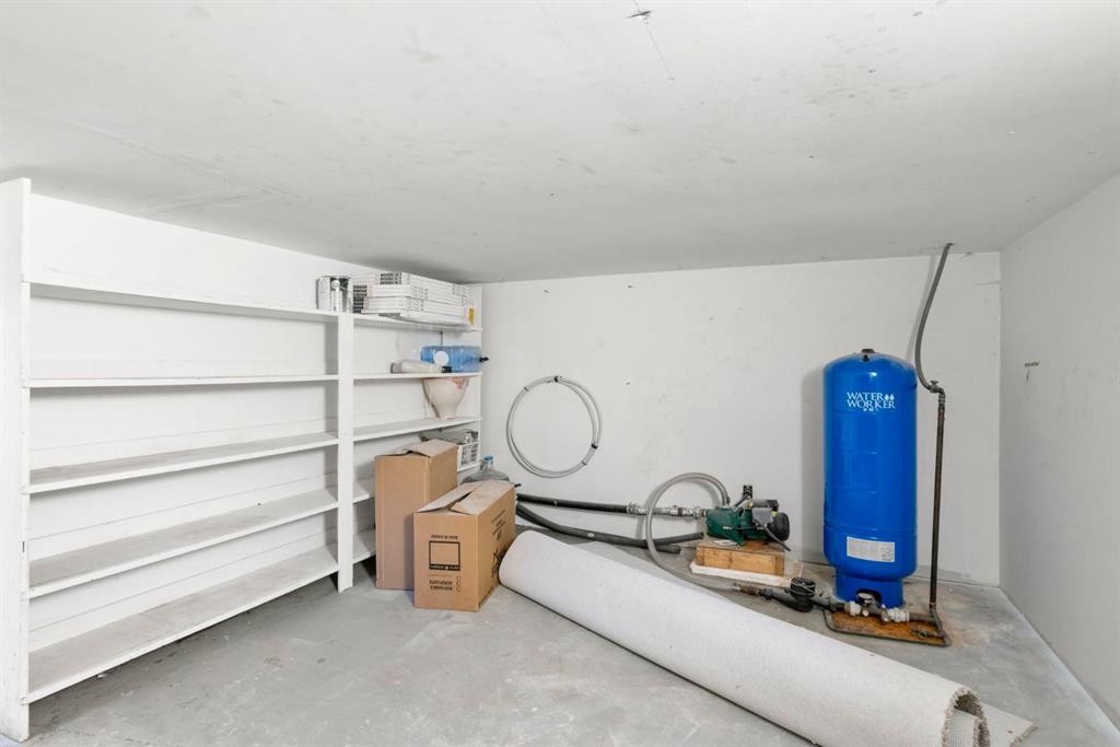 17 Gibson Road, Benchlands, AB - Indoor