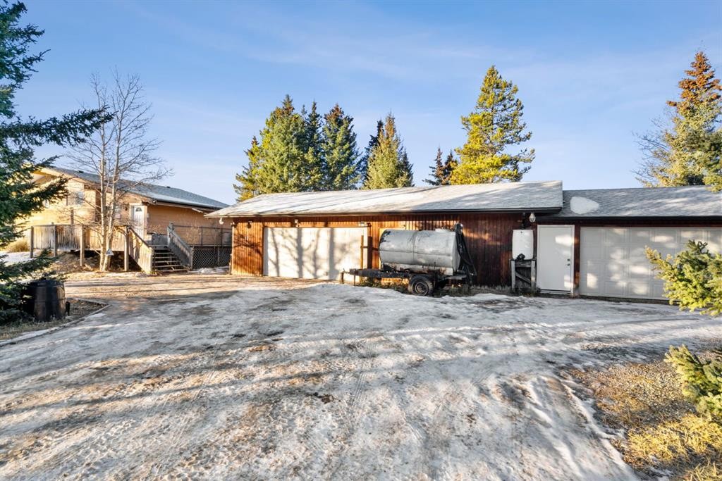 17 Gibson Road, Benchlands, AB - Outdoor