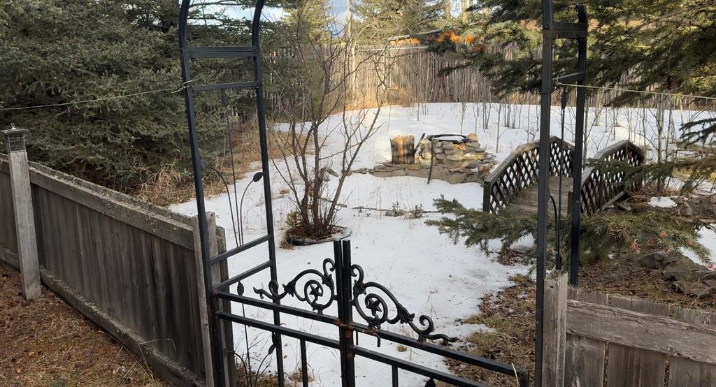 17 Gibson Road, Benchlands, AB - Outdoor