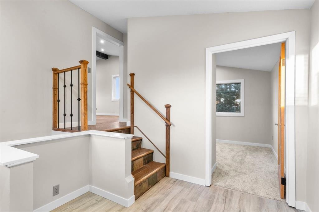 17 Gibson Road, Benchlands, AB - Indoor Photo Showing Other Room