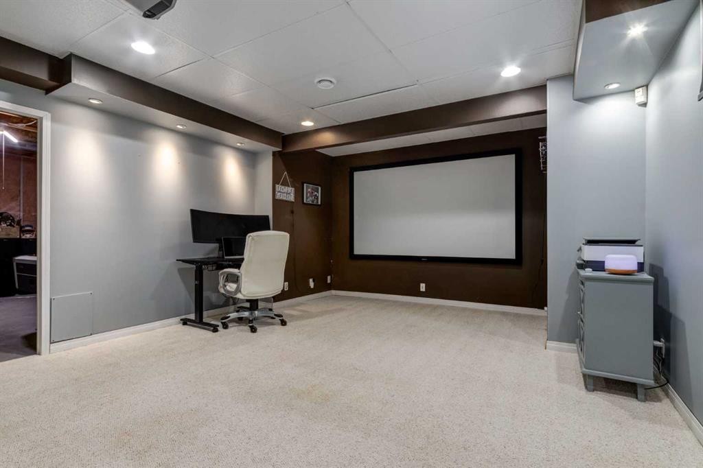 10 Chapala Road Se, Calgary, AB - Indoor