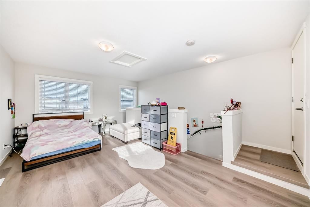 406-474 Seton Circle Se, Calgary, AB - Indoor Photo Showing Bedroom