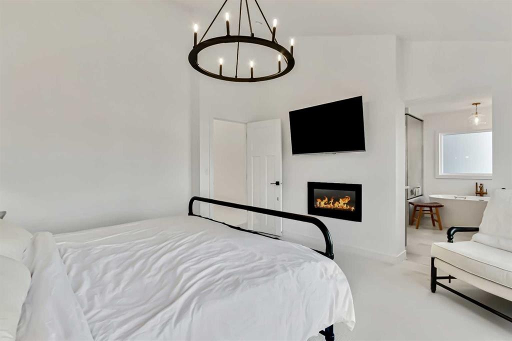 1176 Cranbrook Gardens Se, Calgary, AB - Indoor Photo Showing Bedroom