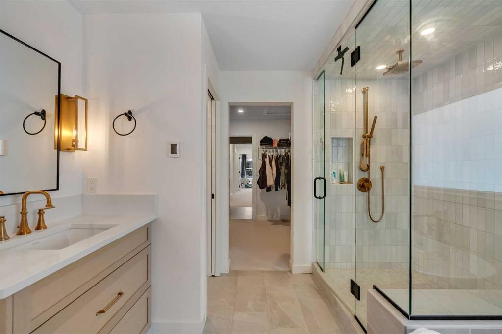 1176 Cranbrook Gardens Se, Calgary, AB - Indoor Photo Showing Bathroom