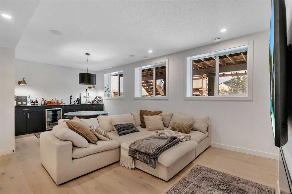 1176 Cranbrook Gardens Se, Calgary, AB - Indoor Photo Showing Living Room