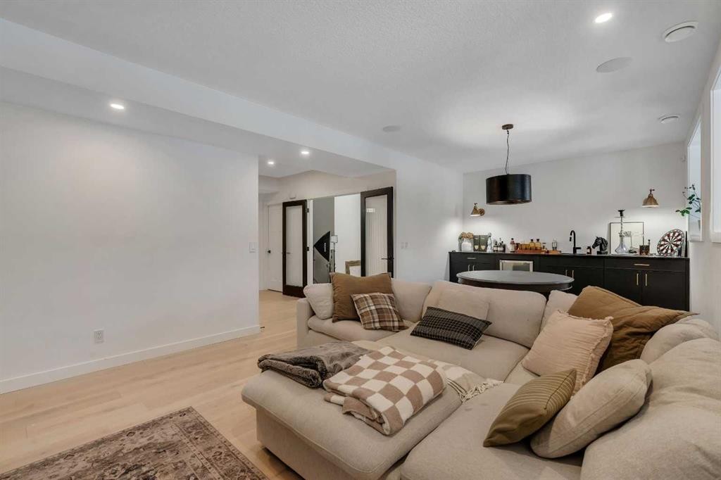 1176 Cranbrook Gardens Se, Calgary, AB - Indoor Photo Showing Living Room