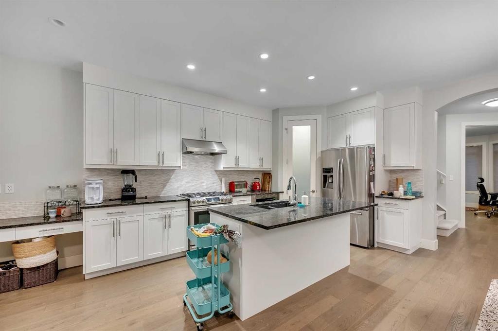 1708 23 Avenue Nw, Calgary, AB - Indoor Photo Showing Kitchen With Stainless Steel Kitchen With Upgraded Kitchen