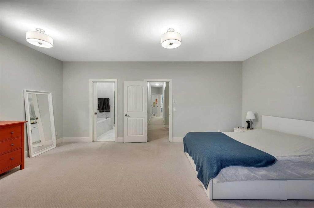 1708 23 Avenue Nw, Calgary, AB - Indoor Photo Showing Bedroom