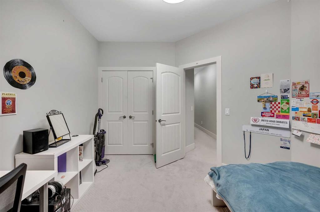 1708 23 Avenue Nw, Calgary, AB - Indoor Photo Showing Other Room
