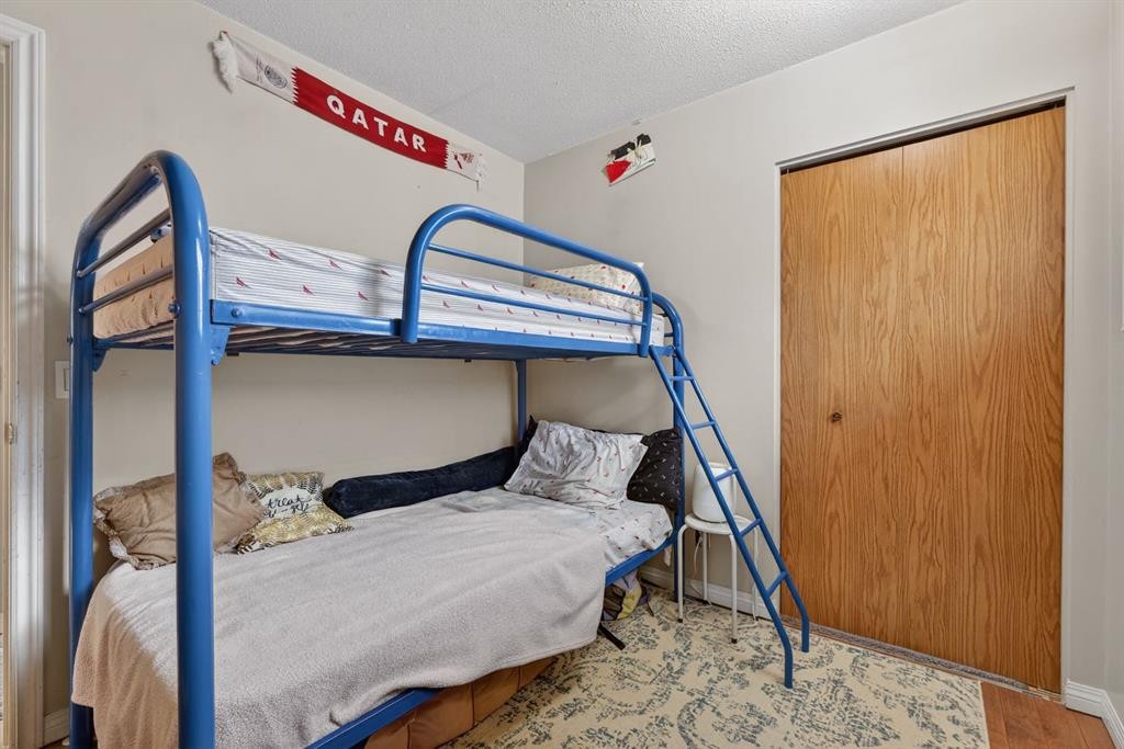 139 Castledale Way Ne, Calgary, AB - Indoor Photo Showing Bedroom