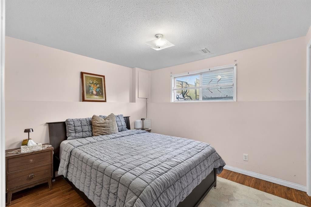 139 Castledale Way Ne, Calgary, AB - Indoor Photo Showing Bedroom